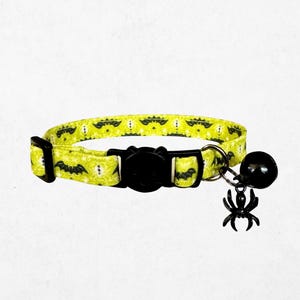 Halsband vleermuis en spin: afgescheiden gesp, halloween kittenhalsband met bel en bedel