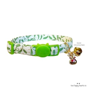 Collar para gato con forma de hoja: hebilla de seguridad con dije y cascabel, personalizable.