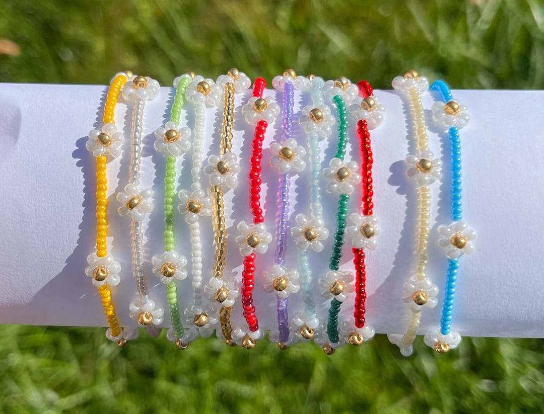 Aesthetic How To Make Small Beaded Bracelets Dainty Beaded Daisy