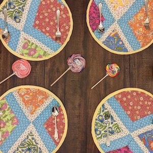 Set of 4-6 Pieces Round Placemats, Wildflower Cottage Garden Diamond Hand-Made Quilted Patchwork Cotton Kitchen Dining Table Mats, 16" Size