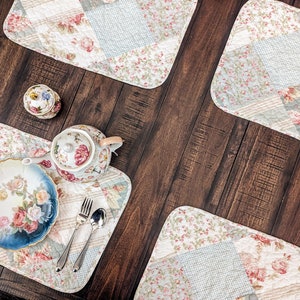 Cotton Cottage Floral Patchwork Quilted Placemat - Reversible Shabby Chic Dainty in Pastel Pink, Mint & Blue/Green - Perfectly Sized 13x19