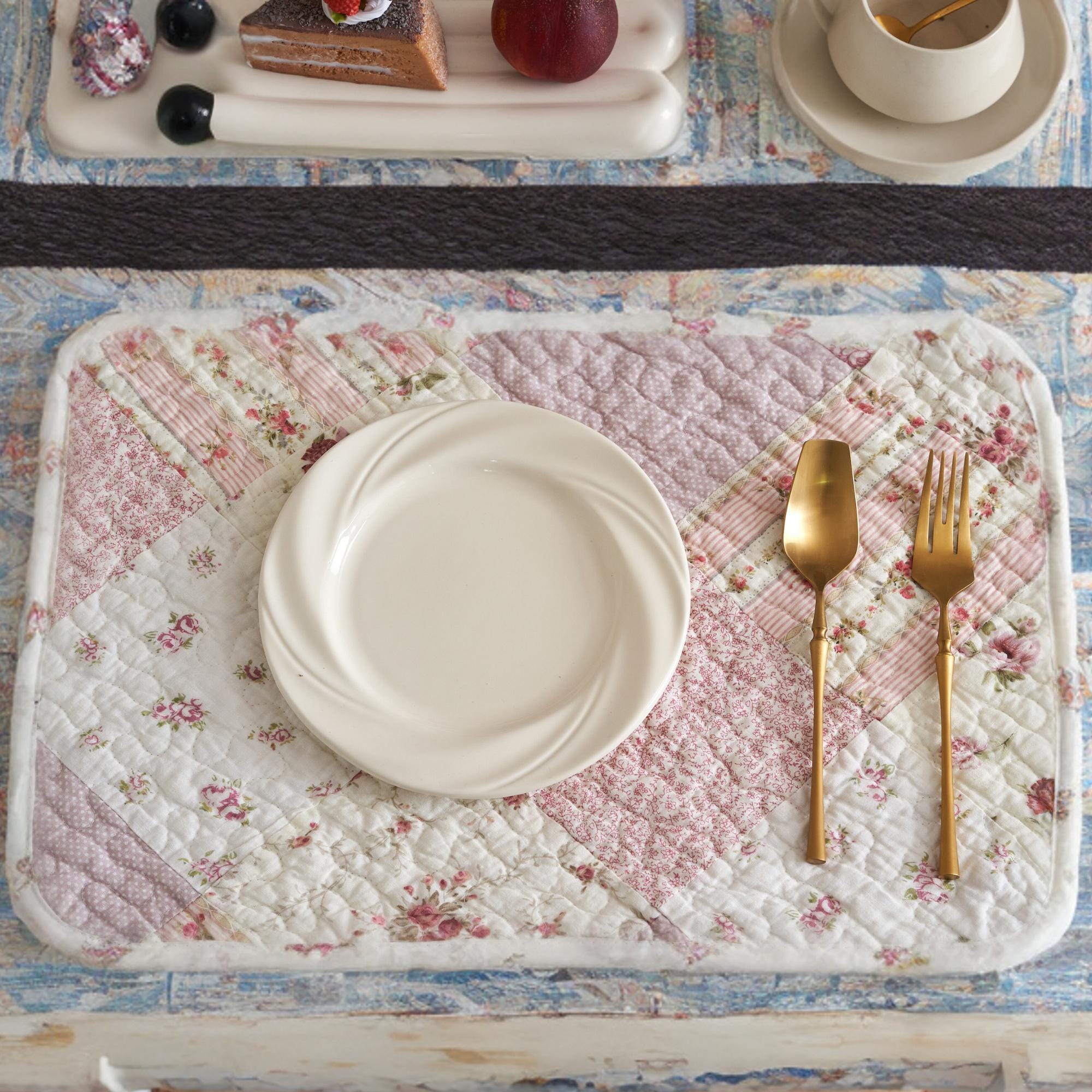 Floral Patchwork Quilted Placemat: Reversible Cotton Cottage Decor (13x19)