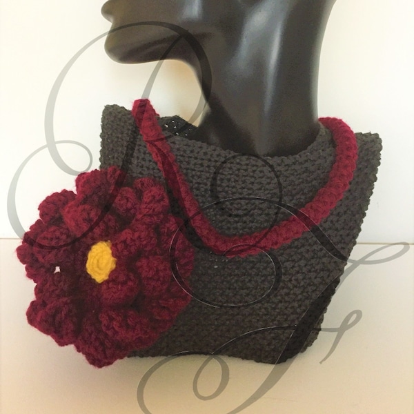 Crochet Maroon Puffed Flower Brooch et Double Knot Chain Necklace Set