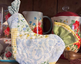 Ruffle tail chicken potholders (set of 2)