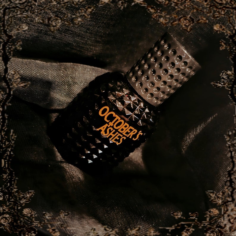 October's ashes perfume image 4