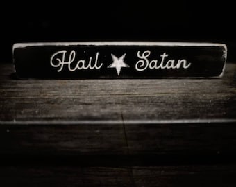 Mini box sign ( hail satan)