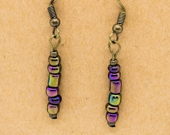Boucles d’oreilles perlées néochromes pendantes