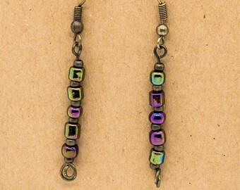 Boucles d’oreilles perlées néochromes pendantes