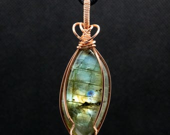 Labradorite éclair bleu-vert en cuivre, pendentif enroulé de fil de fer, cabochon navette
