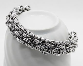 Kinged Vipera Berus Chainmaille Bracelet