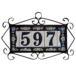 Azulejos de cerâmica espanhola pintados à mão com números e letras - Mini Floral Blue 7,5 x 3,5 cm | Molduras de filigrana opcionais