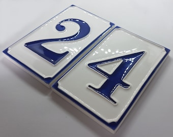 Numéros de maison en céramique italienne bleue peints à la main - 10 x 7 cm - Cadeau personnalisé