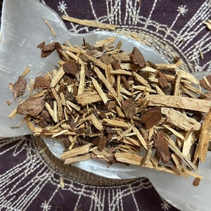 White Pine Bark, Yule Magick, Moolahz, Prosperity, Cleansing, Exorcism, Pagan, Witchcraft