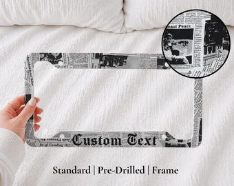 Cadre de plaque d'immatriculation imprimé journal, cadre de plaque d'immatriculation avec texte personnalisé, cadre de plaque de voiture en papier journal vintage, voiture esthétique journal rétro