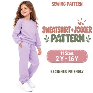 Puede incluir: Un patrón de costura para un conjunto de sudadera y pantalón de chándal en color morado claro. El texto dice SEWING PATTERN, SWEATSHIRT+JOGGER PATTERN, 11 Sizes 2 Y - 16 Y y BEGINNER FRIENDLY. La imagen muestra a un niño con la sudadera y el pantalón.