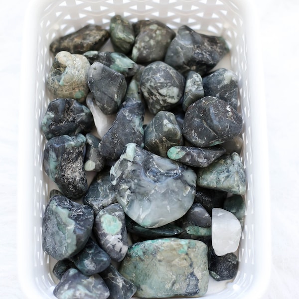 Emerald Crystal | Emerald Tumble Stones | Reiki Healing Crystals | May Birthstone, Heart Chakra, Inspiration, Strengthens Immunity