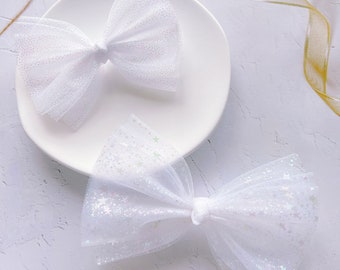 Arco de tul de niña de flores con diadema de nailon o clip para el cabello para bebé/niño pequeño, clip de pelo de arco de tul de niña, arco de tul blanco, diadema de arco de tul perla