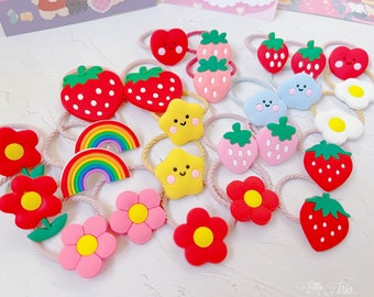 Set mit 2 weichen Silikon-Haarbänder für Baby-Kleinkind-Mädchen, süße Erdbeer- und Blumen-Haarbänder, niedliches Haarschmuck für Kleinkinder, Geschenk für Mädchen, Regenbogen