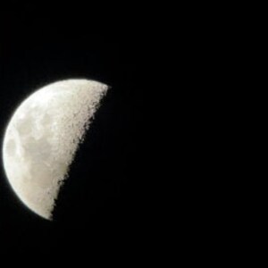 Luna en Virgo Imagen descargable del telescopio