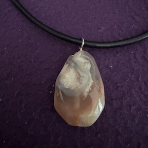 Flower Agate Pendant Necklace – Stone of Growth & Inspiration