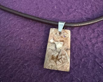 Fossil Agate Necklace on Leather Cord – Earthy Neutral Stone Jewelry for Men or Women
