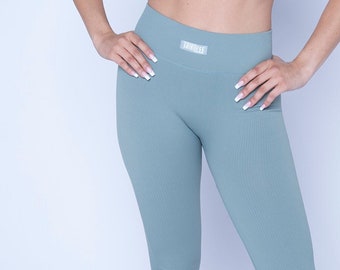 Ultimate comfort and style: light blue sports leggings for your workout