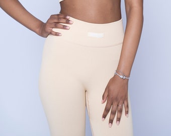 Ultimative Komfort und Stil: Hellbeige Sportleggings für dein Training