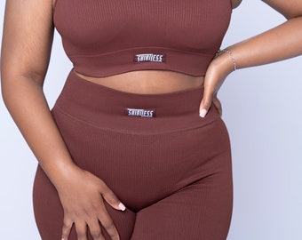 Fitness in style: The ultimate brown sports set with biker shorts and a matching sports bra for your dynamic look