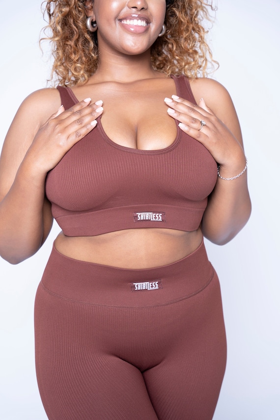 Sports bra and matching hotsell leggings