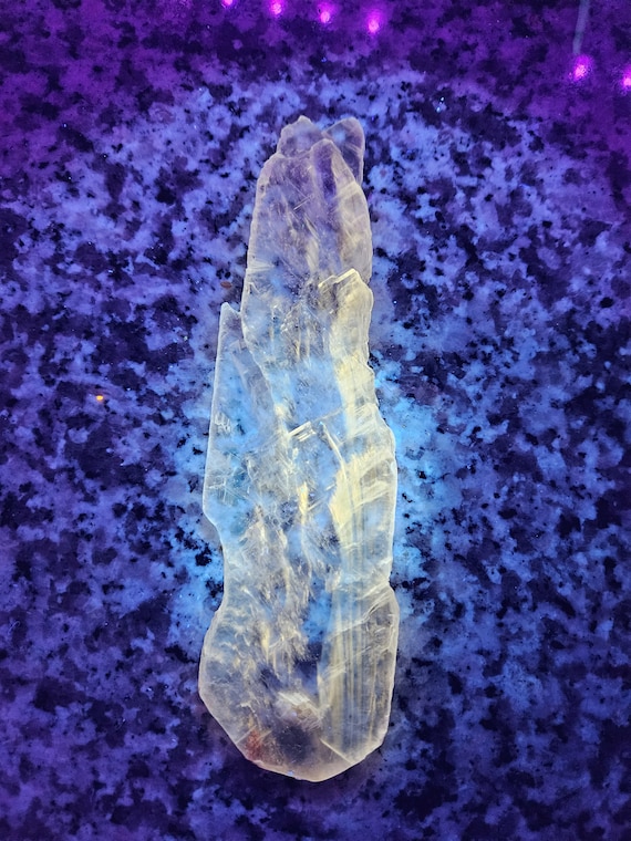 UV Reactive Utah Selenite (102 grams)