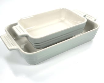 Le Creuset Stoneware Set of 2 Rectangular Baking Dishes 25cm & 18cm Color ~ PISTACHE (Pistachio Green)