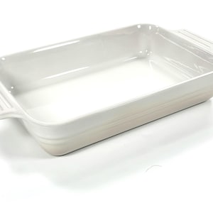 Le Creuset Stoneware Medium Rectangular Baking Dish 25cm / 10"  Color ~ MERINGUE