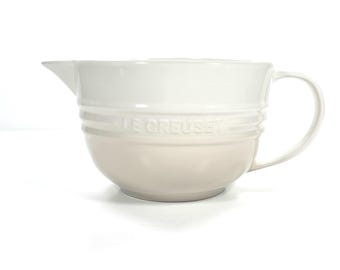 Le Creuset Stoneware Batter Mixing Bowl 2L / 2-1/8qt color ~ MERINGUE