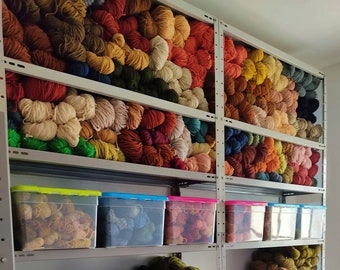Pure New Wool 150g skeins - Tapestry Arraiolos Yarn Wool - Rustic Wool Yarn for Knitting Crochet and Tapestry Embroidery - Shades 507 to 594
