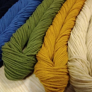 Gomitoli di pura lana vergine da 150 g - Filato di lana Tapestry Arraiolos - Filato di lana rustico per maglia, uncinetto e ricamo Tapestry - Tonalità da 705 a 732