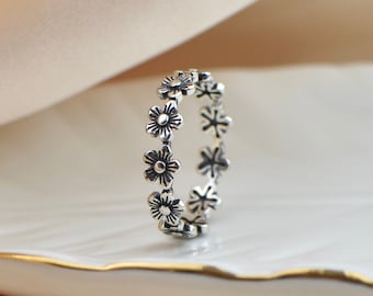 Eternity Daisy Silver Ring, thumb mid flower ring, cute flower ring, stacking flower ring, daisy love me, gift for her