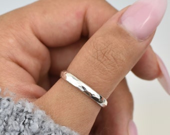 Silver Bold Hammered Ring, thumb ring for women, stackable ring, sterling silver rings, gift for her, silver rings, for her, gift