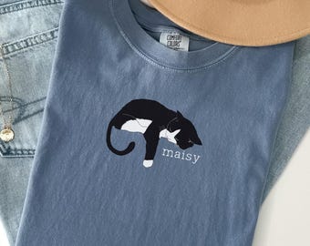 Custom Tuxedo Cat Shirt, Tuxedo Cat Tshirt, Black and White Cat T-shirt, Black White Cat, Tuxedo Cat Gift, Gift For Cat Mom, Cat Lover Shirt