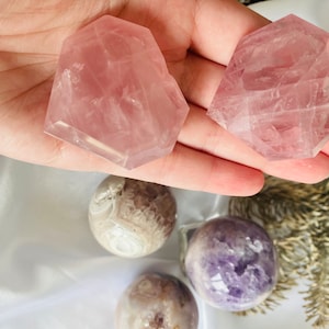 Beautiful high quality rose quartz faceted heart rainbow flash