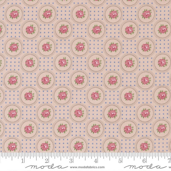 Sweet Liberty Circle Rose in White Sweet Liberty Circle Rose in White