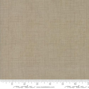 French General Favorites Solids Roche Tan Linen Texture Basic von französischen General für Moda