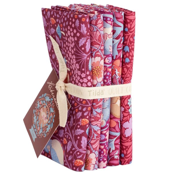 Lot de 5 tissus Tilda Hibernation Hibiscus/Murberry Fat Quarters, un demi-mètre ou un mètre, par le designer Tone Finnanger