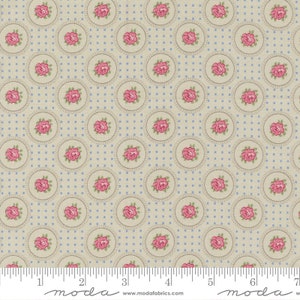 Sweet Liberty Circle Rose in White Sweet Liberty Circle Rose in White