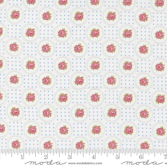 Sweet Liberty Circle Rose in White Sweet Liberty Circle Rose in White