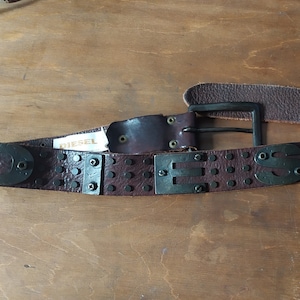 Diesel-Gürtel Vintage-Metallbuchstaben-Logo aus braunem Leder