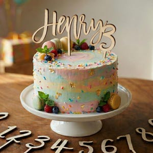 Personalisierter Cake Topper Name aus Holz mit Zahlenset | Individueller Tortenstecker zum Geburtstag | Nachhaltige Kuchendeko