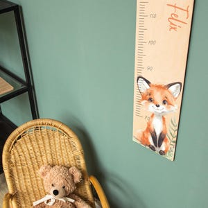 Medidor de altura de zorro de madera con nombre / regalo de nacimiento / medidor de altura de madera con motivos de animales del bosque / medidor de altura personalizado para habitación infantil