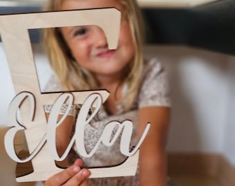Children's room door sign with name and initial / Wooden wall decoration / Colorful children's room door sign with name / Nameplate for children's room