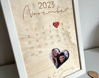 Anniversary gift: calendar with date made of wood with name engraving - gift for a wedding, Valentine's Day or anniversary