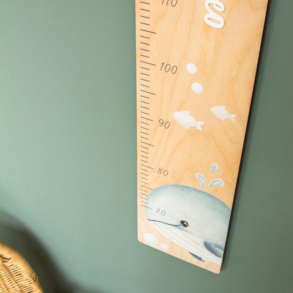 Tabla de crecimiento de madera con forma de ballena y nombre / Regalo para baby shower / Tabla de crecimiento de madera con motivos de animales marinos / Tabla de crecimiento personalizada para la habitación del bebé